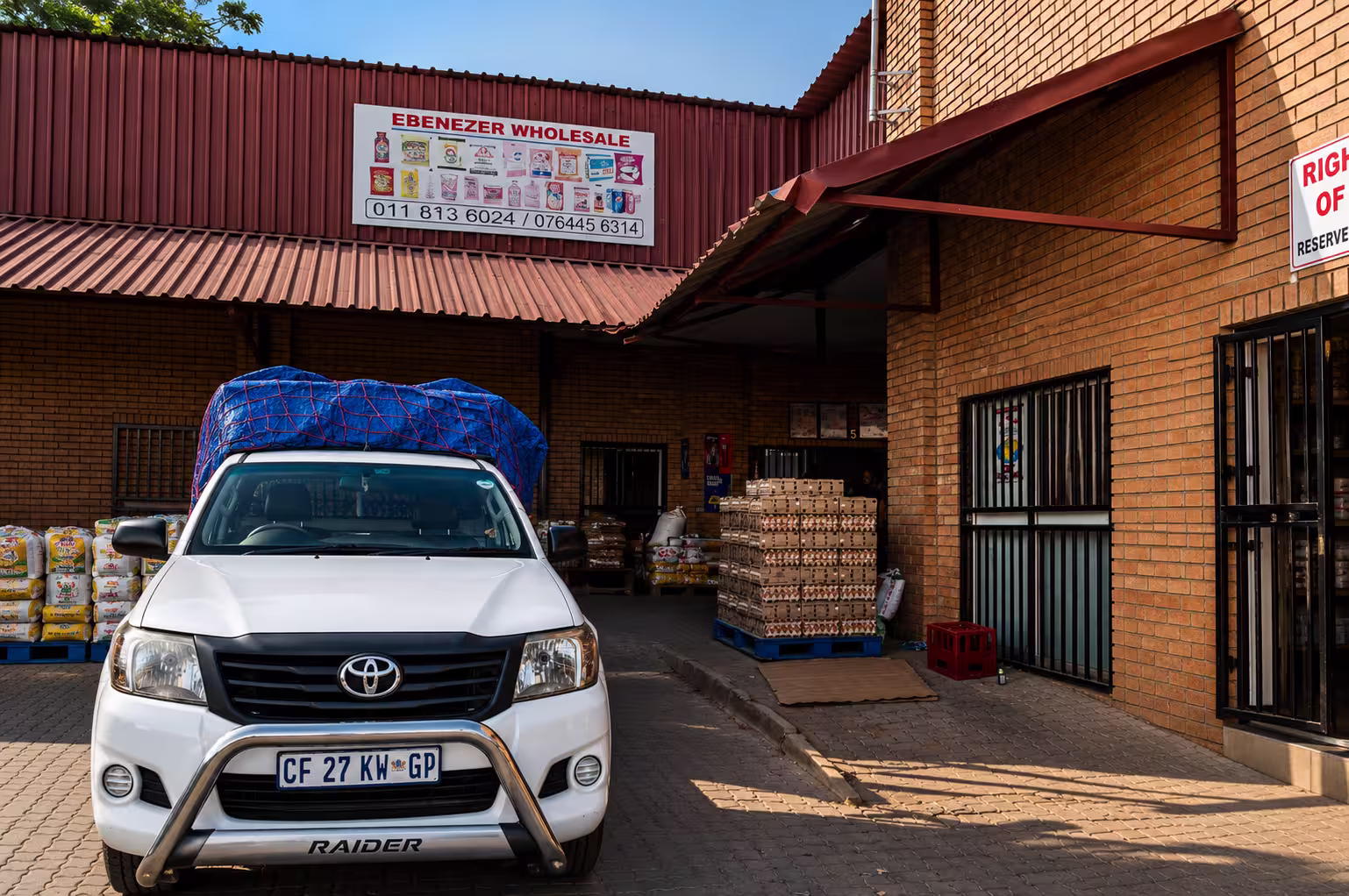 bakkie loading eggs